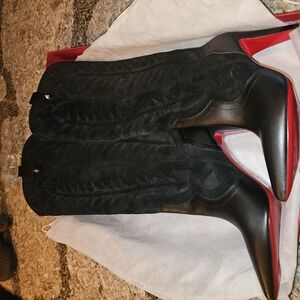 Santia Botta Black Heeled Boots with Intricate Detailing